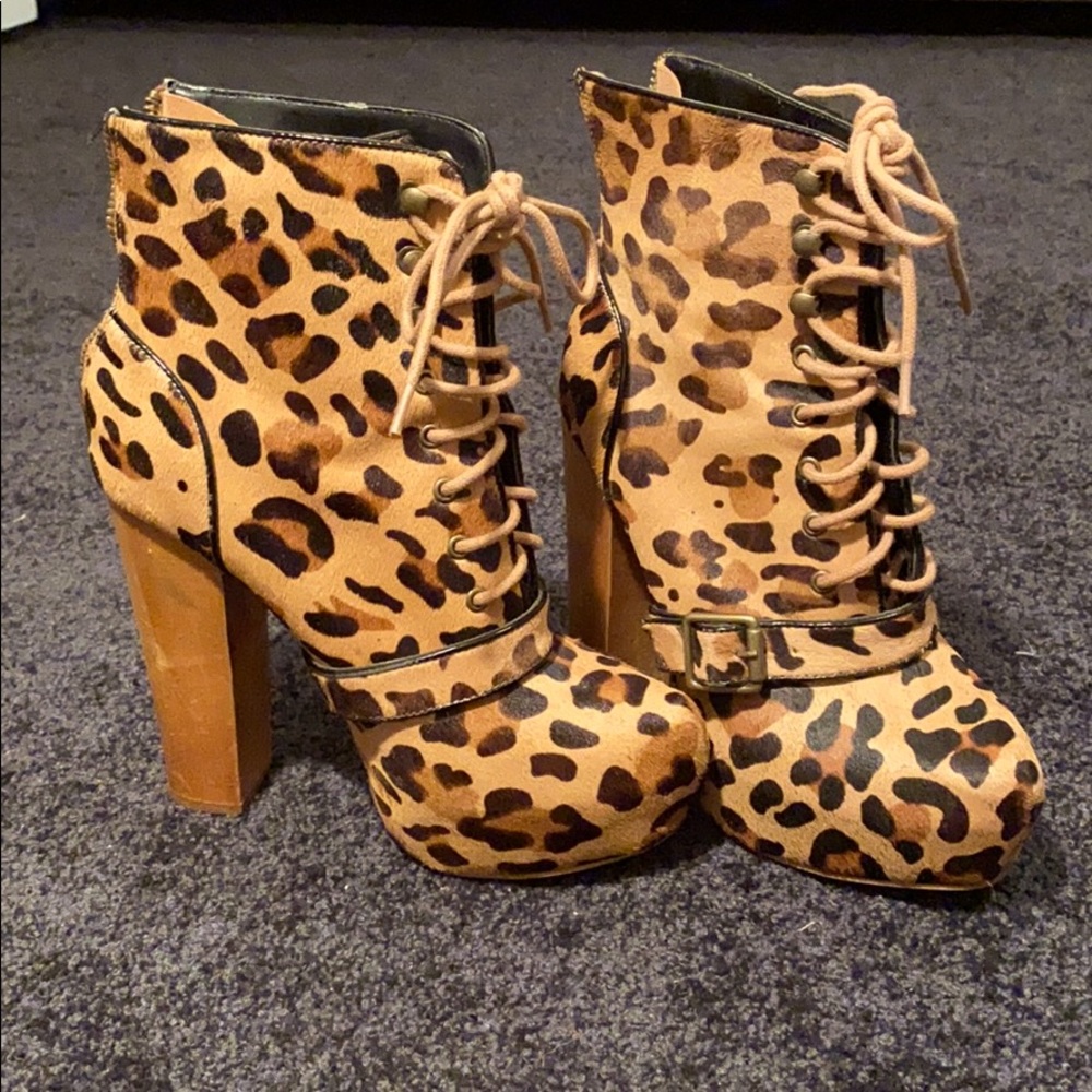 Steve Madden Animal Print booties